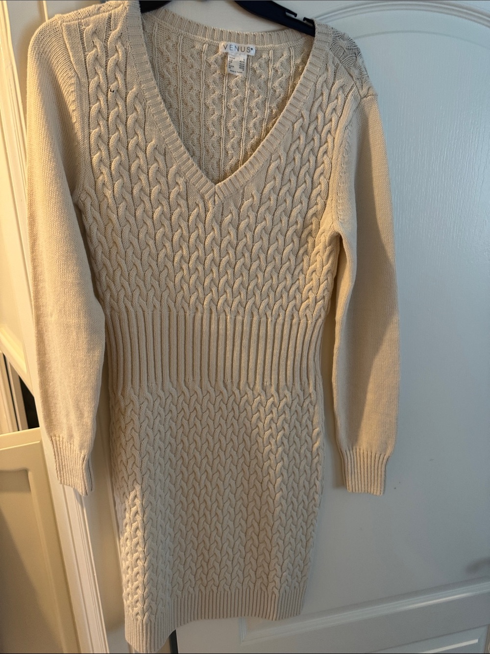 VENUS Cream Cable-Knit V-Neck Sweater Dress